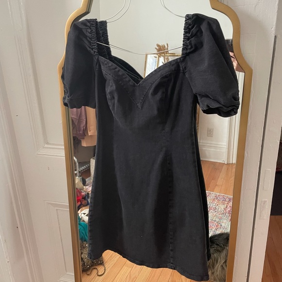 Urban outfitters sweetheart neckline puff sleeve denim dress - Picture 4 of 9